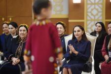 Birinci vitse-prezident Mehriban Əliyeva Türkmənbaşı şəhərində təsviri və dekorativ sənət əsərlərindən ibarət sərgilərlə tanış olub (FOTO/VİDEO) (YENİLƏNİB)