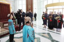 Birinci vitse-prezident Mehriban Əliyeva Türkmənbaşı şəhərində təsviri və dekorativ sənət əsərlərindən ibarət sərgilərlə tanış olub (FOTO/VİDEO) (YENİLƏNİB)