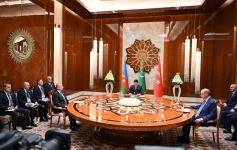 Türkmənbaşı şəhərində Azərbaycan, Türkiyə və Türkmənistan prezidentlərinin geniş tərkibdə görüşü keçirilib  (FOTO/VİDEO) (YENİLƏNİB)