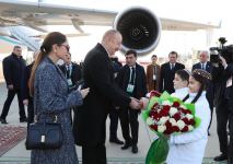Prezident İlham Əliyev və Birinci xanım Mehriban Əliyeva Türkmənistana səfərə gəlib (FOTO/VİDEO)