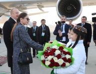 Prezident İlham Əliyev və Birinci xanım Mehriban Əliyeva Türkmənistana səfərə gəlib (FOTO/VİDEO)