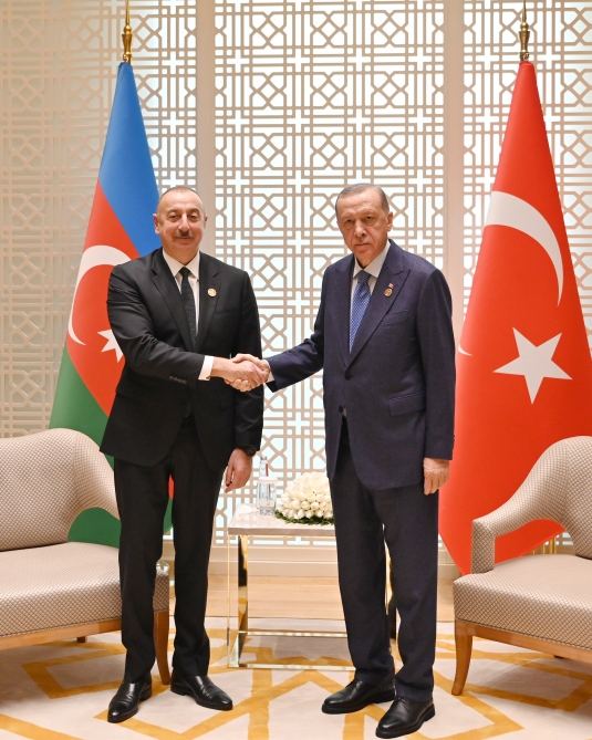 Prezident İlham Əliyev Türkiyə Prezidenti Rəcəb Tayyib Ərdoğanla görüşüb (FOTO)  (YENİLƏNİB)