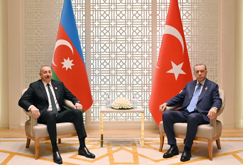 Prezident İlham Əliyev Türkiyə Prezidenti Rəcəb Tayyib Ərdoğanla görüşüb (FOTO)  (YENİLƏNİB)