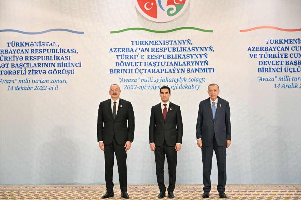 Azərbaycan, Türkiyə və Türkmənistan prezidentlərinin məhdud tərkibdə görüşü keçirilib (FOTO/VİDEO)