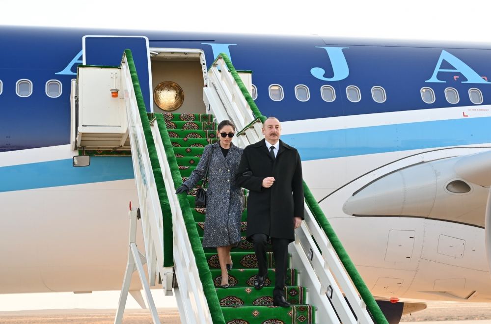 Prezident İlham Əliyev və Birinci xanım Mehriban Əliyeva Türkmənistana səfərə gəlib (FOTO/VİDEO)