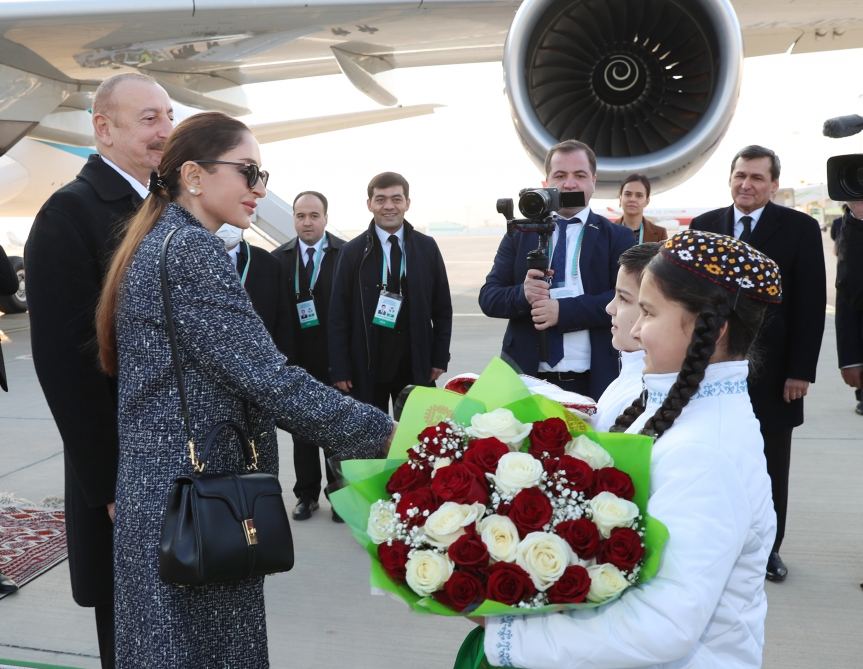 Prezident İlham Əliyev və Birinci xanım Mehriban Əliyeva Türkmənistana səfərə gəlib (FOTO/VİDEO)