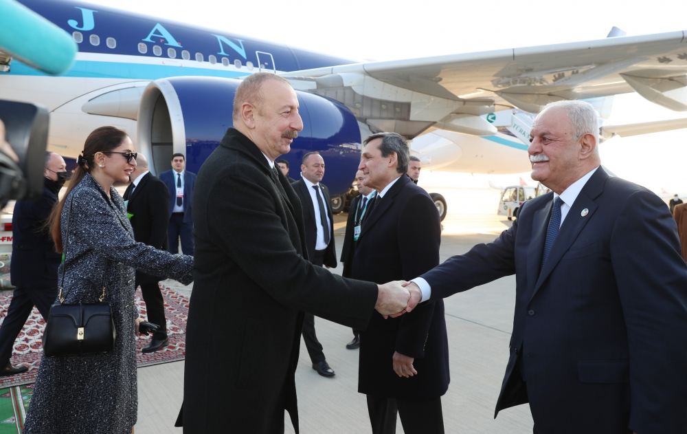 Prezident İlham Əliyev və Birinci xanım Mehriban Əliyeva Türkmənistana səfərə gəlib (FOTO/VİDEO)