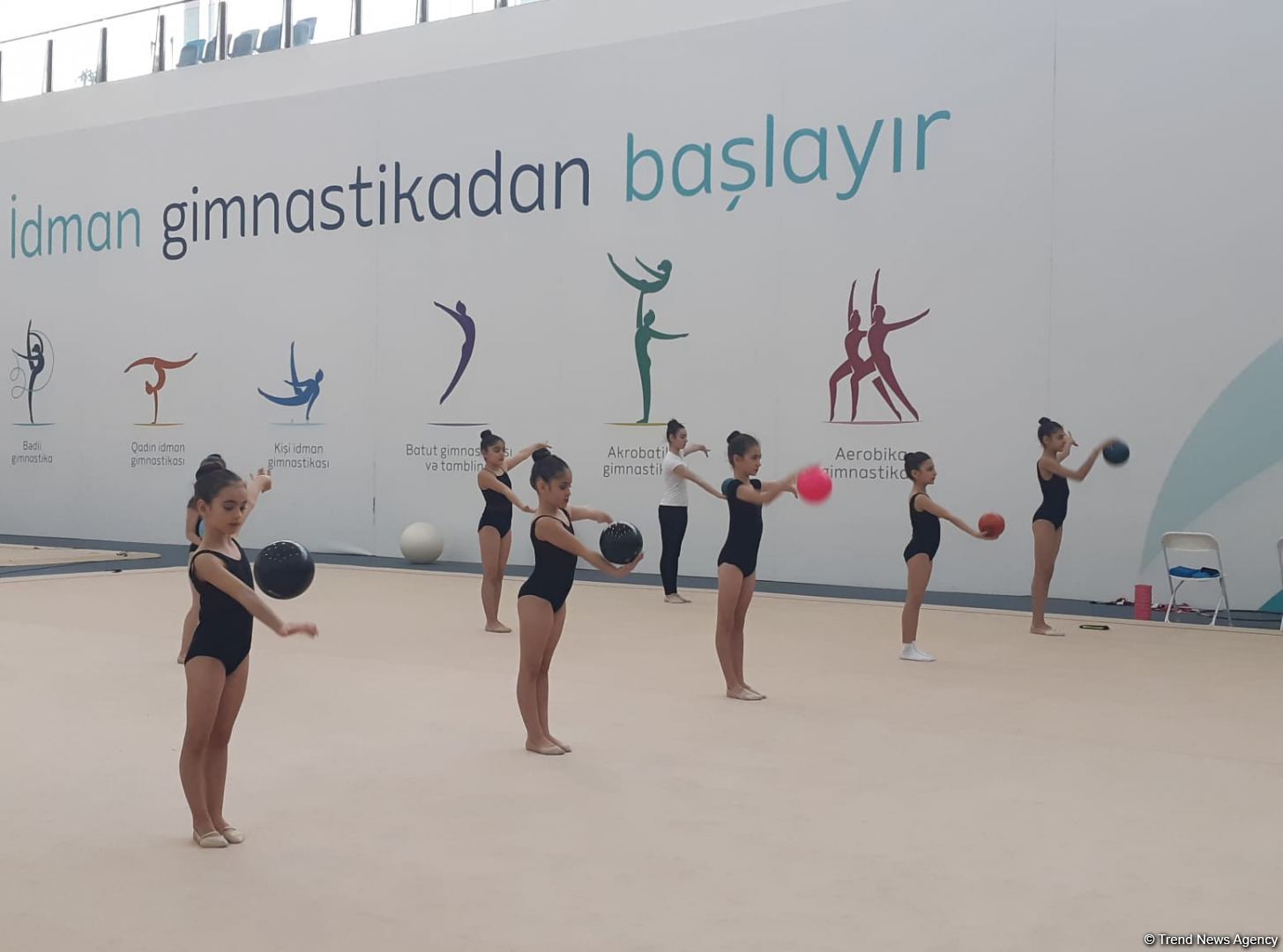 Bakıda Ağdaş və Abşeron gimnastlarının təlim-məşq toplanışı keçirilir (FOTO)