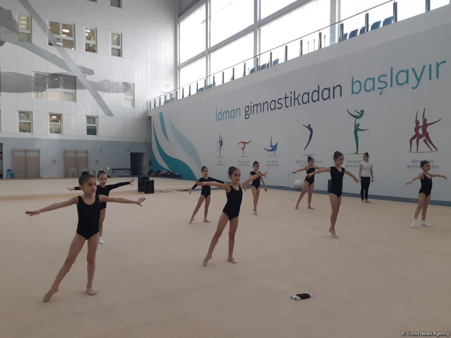 Bakıda Ağdaş və Abşeron gimnastlarının təlim-məşq toplanışı keçirilir (FOTO)