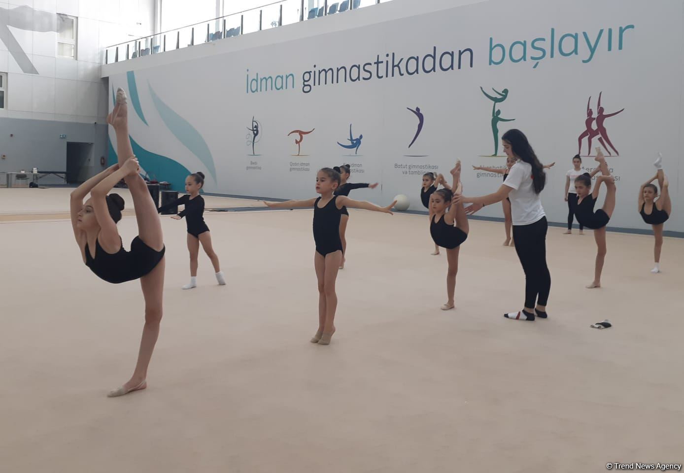 Bakıda Ağdaş və Abşeron gimnastlarının təlim-məşq toplanışı keçirilir (FOTO)