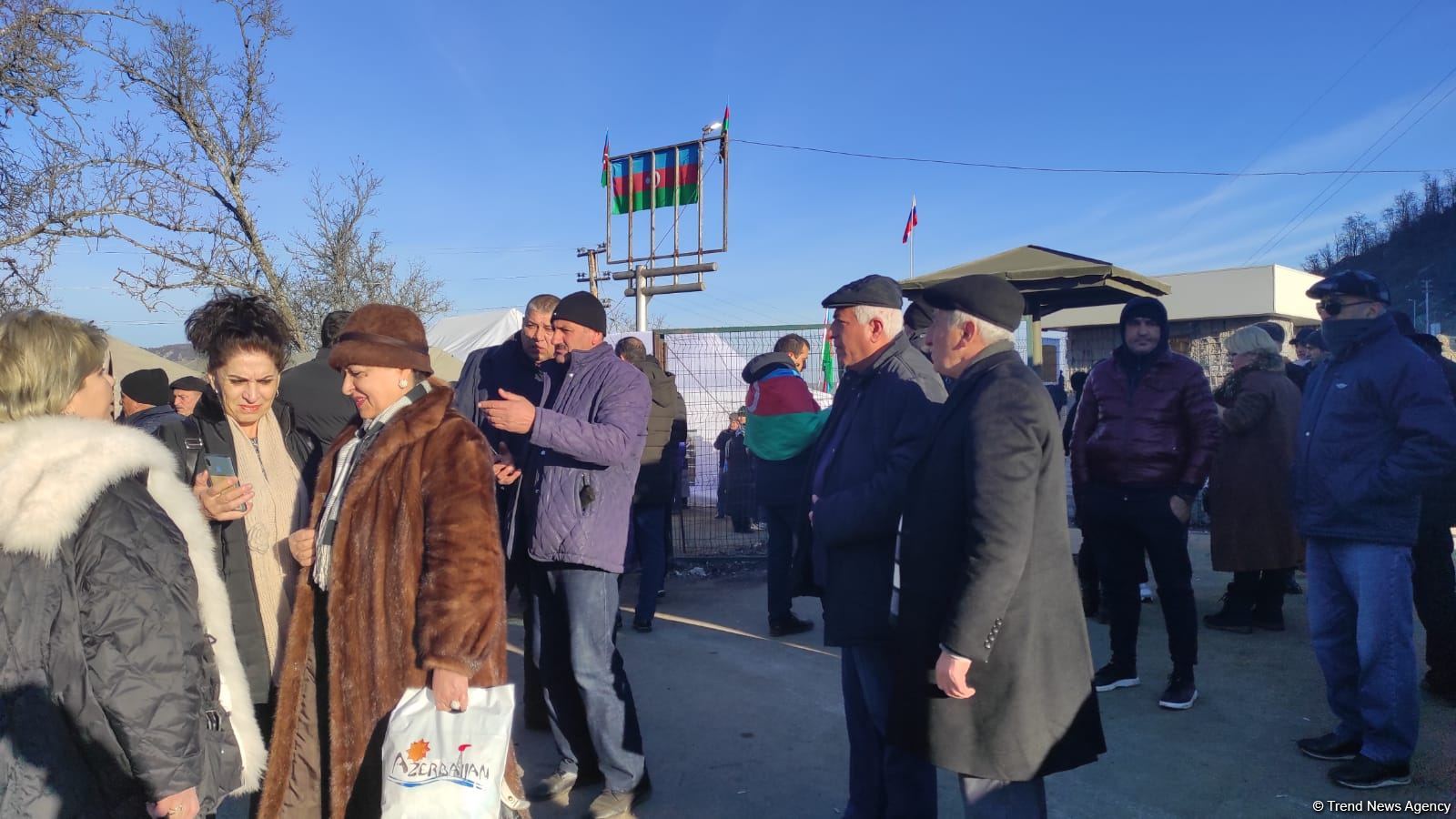 Laçın yolunda aksiyaya qoşulan azərbaycanlıların sayı getdikcə artır (FOTO)