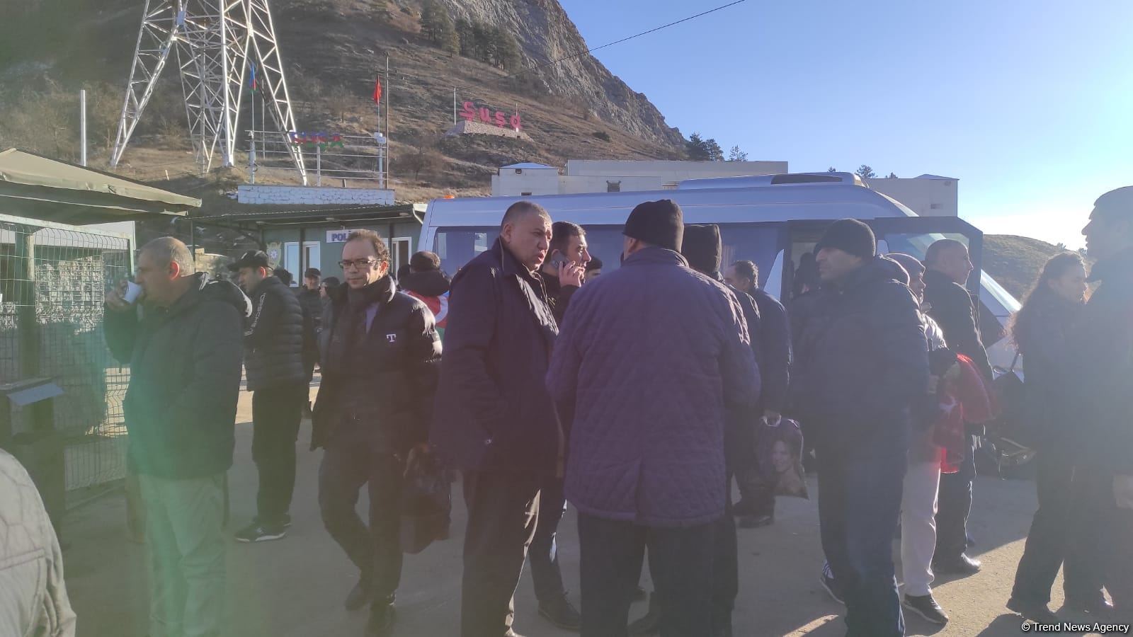 Laçın yolunda aksiyaya qoşulan azərbaycanlıların sayı getdikcə artır (FOTO)