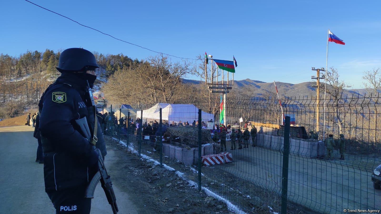 Rusiya sülhməramlılarının müvəqqəti yerləşdirildiyi zonada etiraz aksiyasının üçüncü günü (FOTO)
