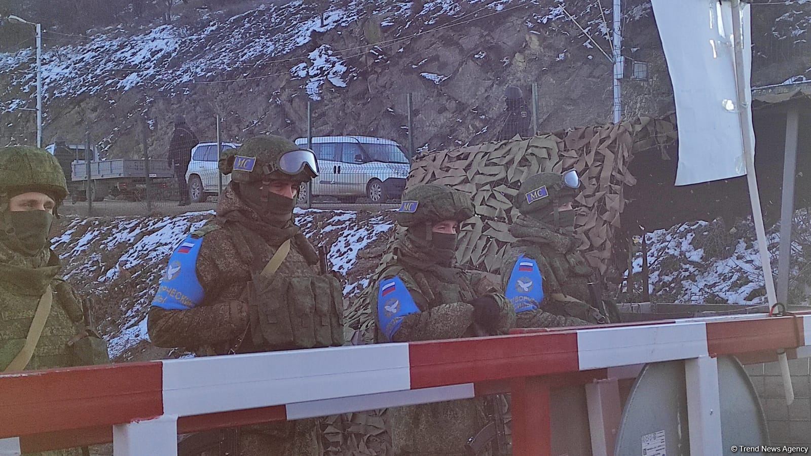 Rusiya sülhməramlılarının müvəqqəti yerləşdirildiyi zonada etiraz aksiyasının üçüncü günü (FOTO)