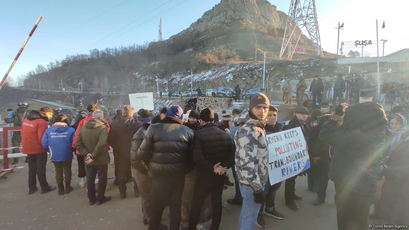 Rusiya sülhməramlılarının müvəqqəti yerləşdirildiyi zonada etiraz aksiyasının üçüncü günü (FOTO)