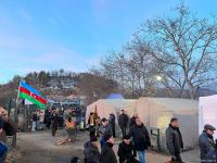 Azərbaycanlıların dinc etiraz aksiyası dördüncü gündür davam edir (FOTO/VİDEO)