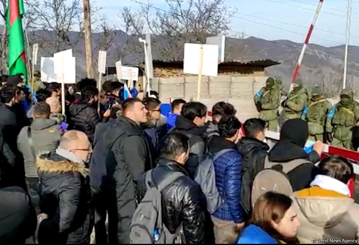 "Laçın yolu sülh yoludur" - Azərbaycanlıların aksiyası genişlənir (VİDEO)