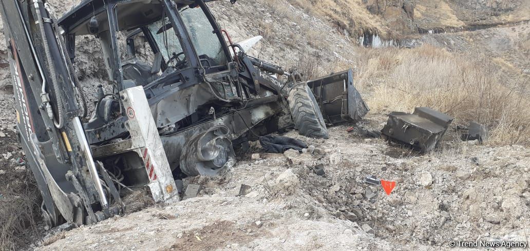 Kəlbəcərdə minaya düşən texnikaların görüntüləri (FOTO/VİDEO)