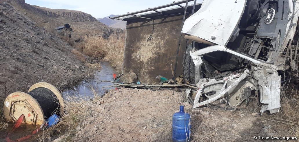 Kəlbəcərdə minaya düşən texnikaların görüntüləri (FOTO/VİDEO)