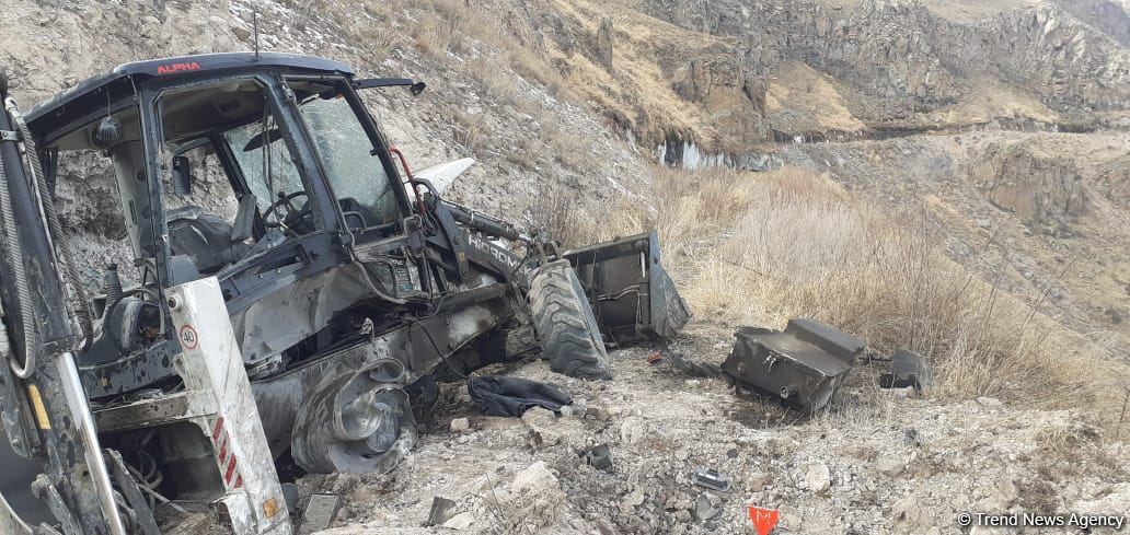 Kəlbəcərdə minaya düşən texnikaların görüntüləri (FOTO/VİDEO)