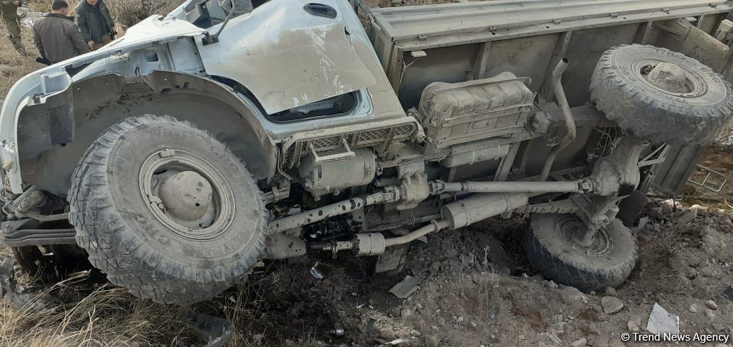 Kəlbəcərdə minaya düşən texnikaların görüntüləri (FOTO/VİDEO)