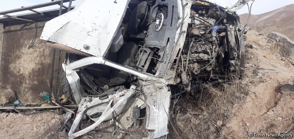 Kəlbəcərdə minaya düşən texnikaların görüntüləri (FOTO/VİDEO)