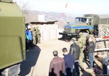 Şuşa-Xankəndi yolundan növbəti dəfə sülhməramlılara aid təminat avtomobilləri keçib (FOTO/VİDEO)