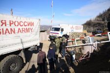 Şuşa-Xankəndi yolundan növbəti dəfə sülhməramlılara aid təminat avtomobilləri keçib (FOTO/VİDEO)