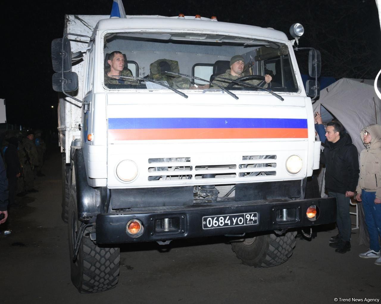Laçın yolundan növbəti dəfə sülhməramlılara aid təminat avtomobilləri keçib (FOTO/VİDEO)