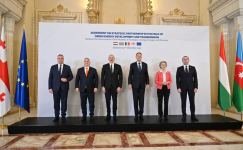 Prezident İlham Əliyev Buxarestdə yaşıl enerji ilə bağlı strateji tərəfdaşlıq haqqında Sazişin imzalanmasına dair plenar iclasda çıxış edib (FOTO/VİDEO) (YENİLƏNİB-3)
