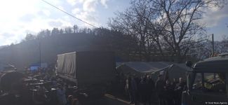 Sülhməramlılara aid təminat avtomobilləri növbəti dəfə Laçın yolundan keçdi (FOTO/VİDEO)