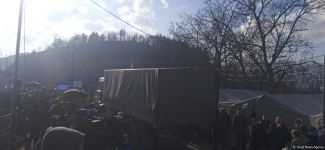Sülhməramlılara aid təminat avtomobilləri növbəti dəfə Laçın yolundan keçdi (FOTO/VİDEO)