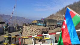 Sülhməramlılara aid təminat avtomobilləri növbəti dəfə Laçın yolundan keçdi (FOTO/VİDEO)
