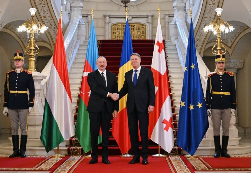 Prezident İlham Əliyev Buxarestdə yaşıl enerji ilə bağlı strateji tərəfdaşlıq haqqında Sazişin imzalanmasına dair plenar iclasda çıxış edib (FOTO/VİDEO) (YENİLƏNİB-3)