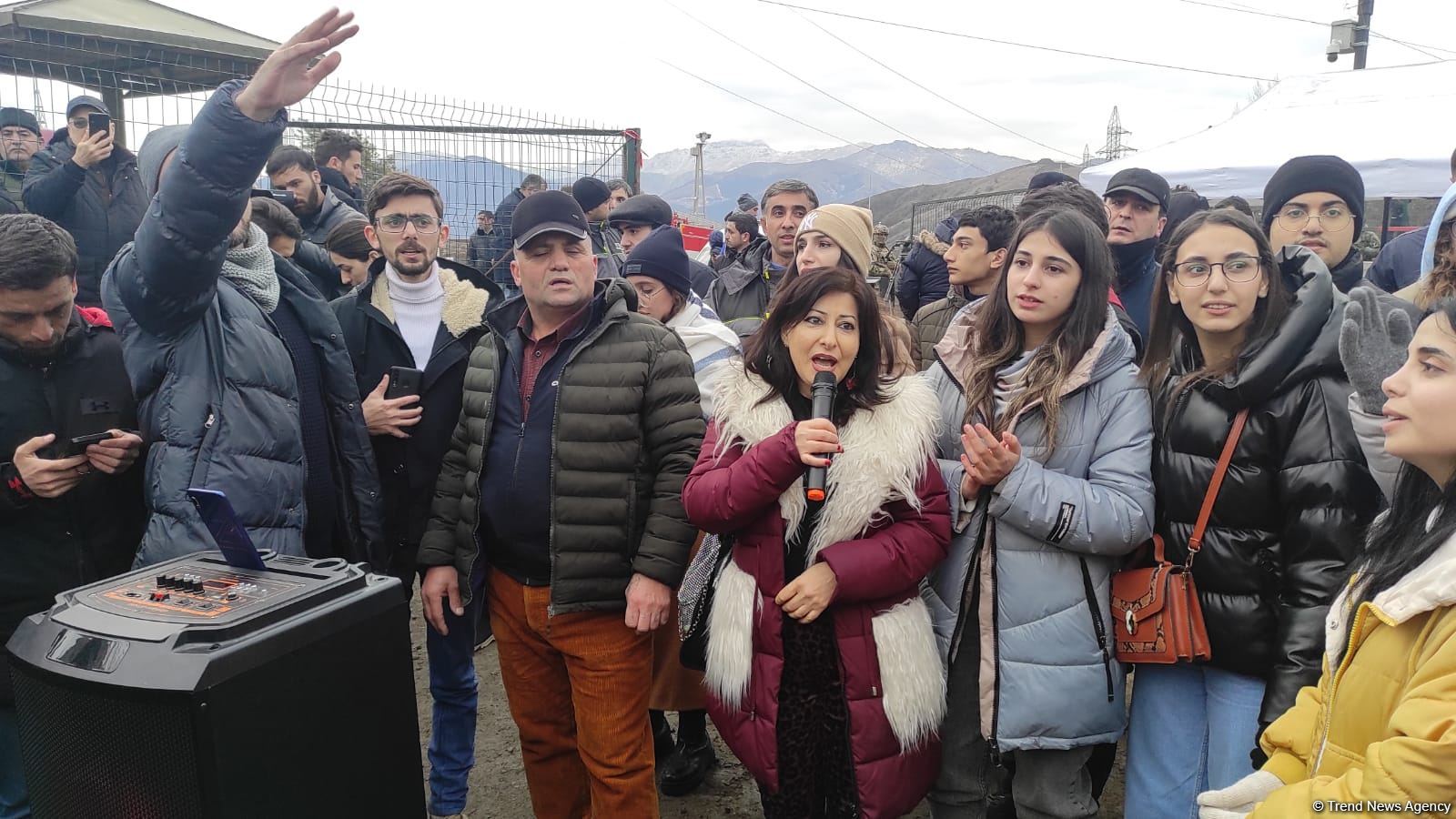 Laçın yolunda Azərbaycanlıların dinc aksiyası davam edir (FOTO/VİDEO)