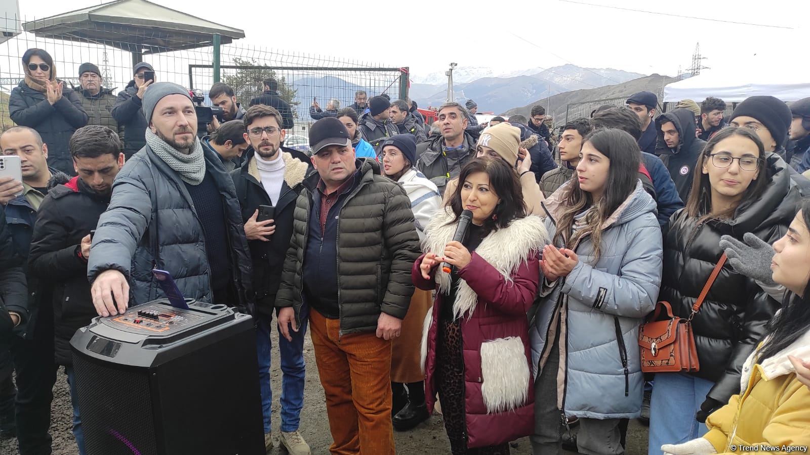 Laçın yolunda Azərbaycanlıların dinc aksiyası davam edir (FOTO/VİDEO)
