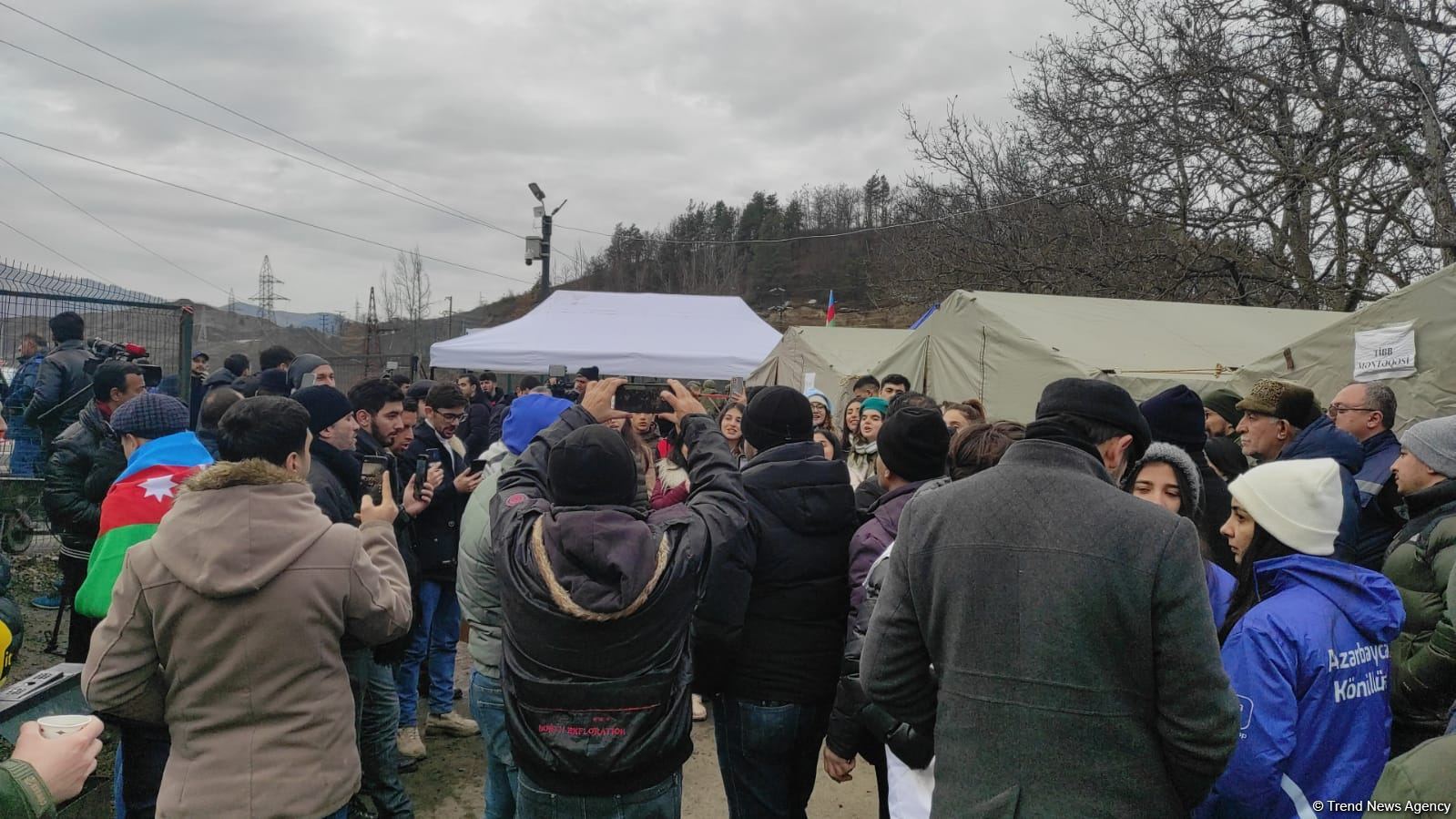 Laçın yolunda Azərbaycanlıların dinc aksiyası davam edir (FOTO/VİDEO)