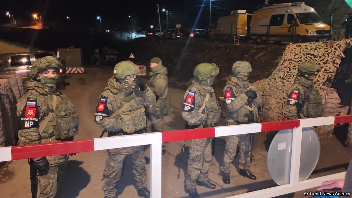 Aksiya iştirakçıları və sülhməramlılar dünya çempionatının oyununu birlikdə izləyib (FOTO/VİDEO)