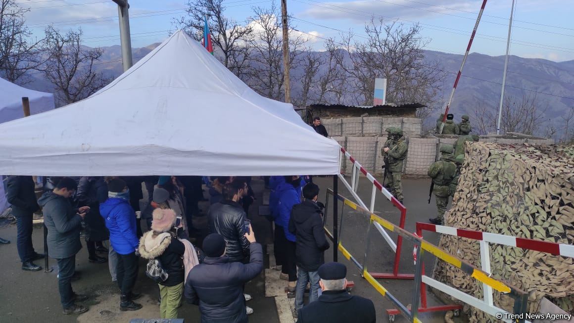 Laçın yolunda Azərbaycanlıların dinc aksiyası davam edir (FOTO/VİDEO)