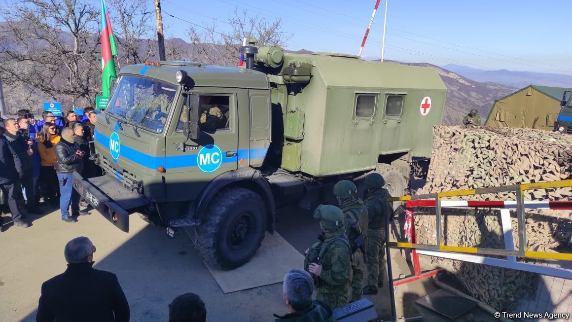 Sülhməramlılara aid təminat avtomobilləri növbəti dəfə Laçın yolundan keçdi (FOTO/VİDEO)