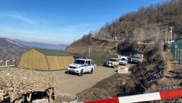 Beynəlxalq Qızıl Xaç Komitəsinə məxsus avtomobil və təcili yardım maşını Laçın yolundan keçib (FOTO/VİDEO)