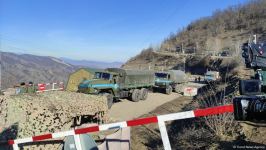 Laçın yolundan növbəti dəfə sülhməramlılara aid təminat avtomobilləri keçib (FOTO/VİDEO)