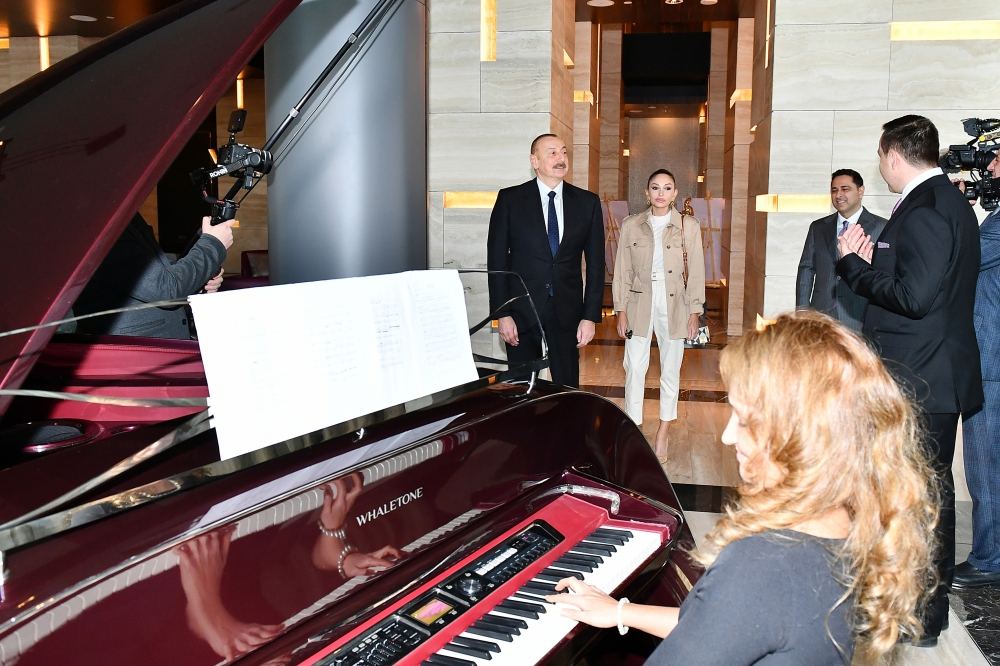 Prezident İlham Əliyev və Birinci xanım Mehriban Əliyeva “The Ritz-Carlton Baku” otelinin açılışında iştirak ediblər (YENİLƏNİB) (FOTO/VİDEO)