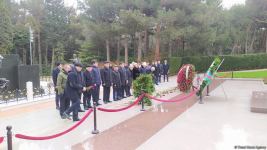 TDT-nin Bakı-Şuşa forumunun iştirakçıları Fəxri və Şəhidlər xiyabanlarını ziyarət ediblər (FOTO)