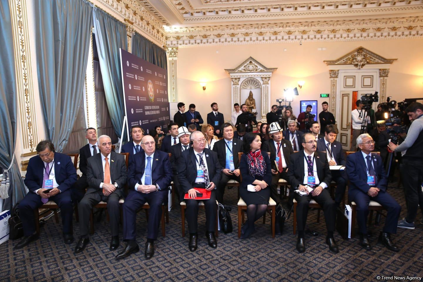Beynəlxalq Bakı-Şuşa Forumu işə başlayıb (FOTO)