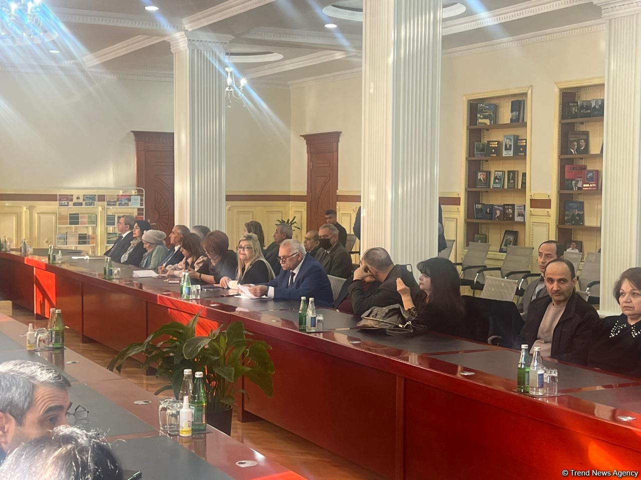 BDU-da “21 Azər hərəkatı”na həsr olunmuş dəyirmi masa keçirilib (FOTO)