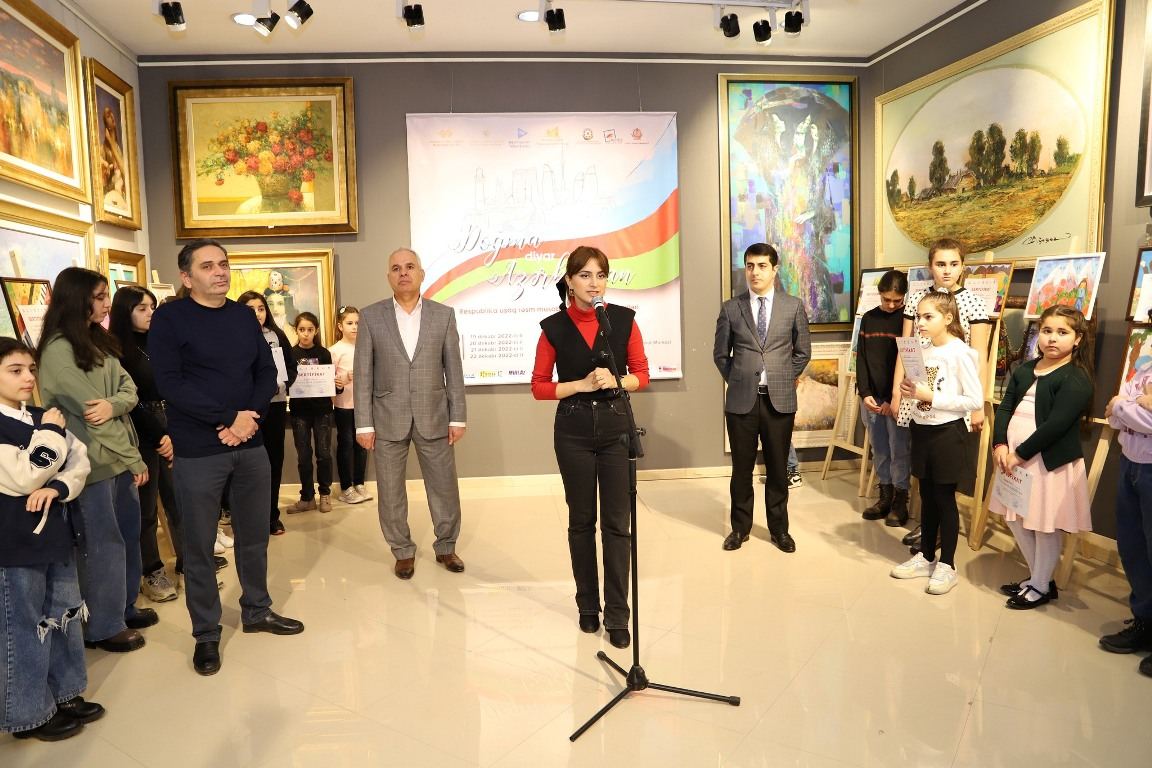 “Doğma diyar-Azərbaycan” respublika uşaq rəsm müsabiqəsinin yekun sərgisi (FOTO)
