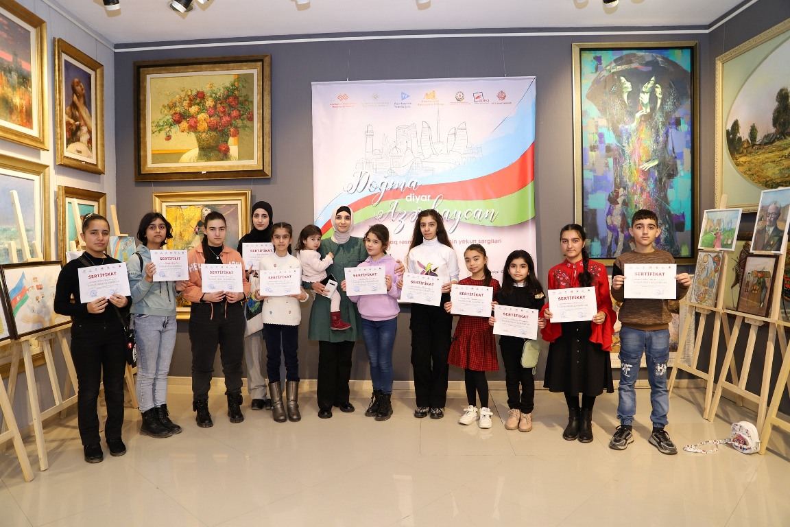“Doğma diyar-Azərbaycan” respublika uşaq rəsm müsabiqəsinin yekun sərgisi (FOTO)