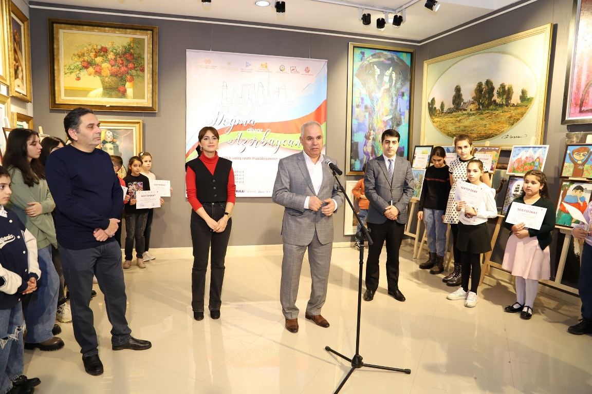 “Doğma diyar-Azərbaycan” respublika uşaq rəsm müsabiqəsinin yekun sərgisi (FOTO)