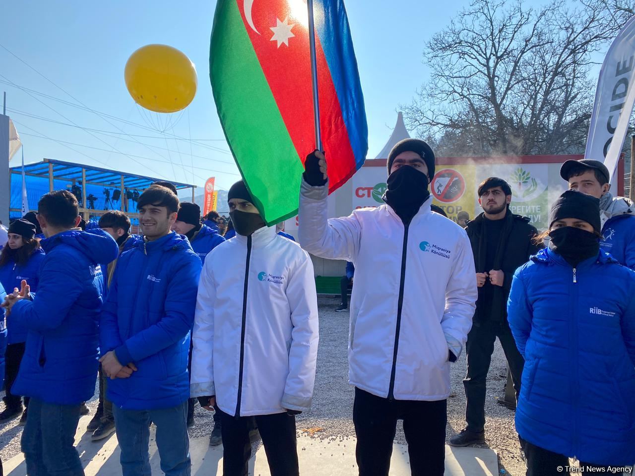 Xankəndi-Laçın yolu: Aksiyaya vətəndaş dəstəyi artır (FOTO)